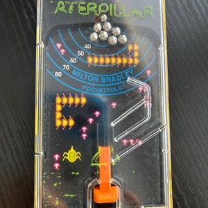 Vintage 1987 Milton Bradley Pocketfuls Catch A Caterpillar Handheld Game Toy